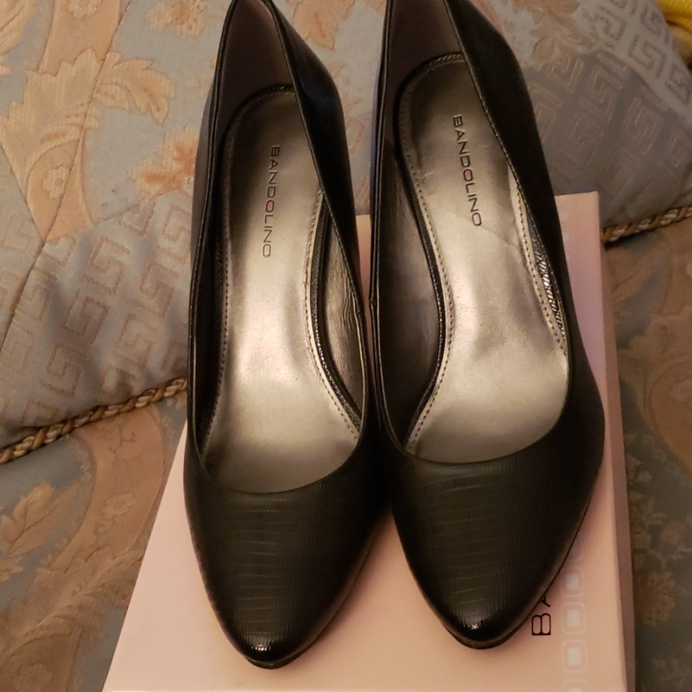 Ladies Black Pump